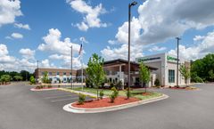 Holiday Inn Express & Suites Wilson I-95