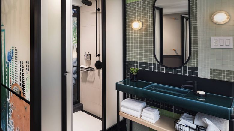 <b>Moxy NYC East Village Room</b>. Images powered by <a href="https://www.leonardoworldwide.com/" title="Leonardo Worldwide" target="_blank">Leonardo</a>.