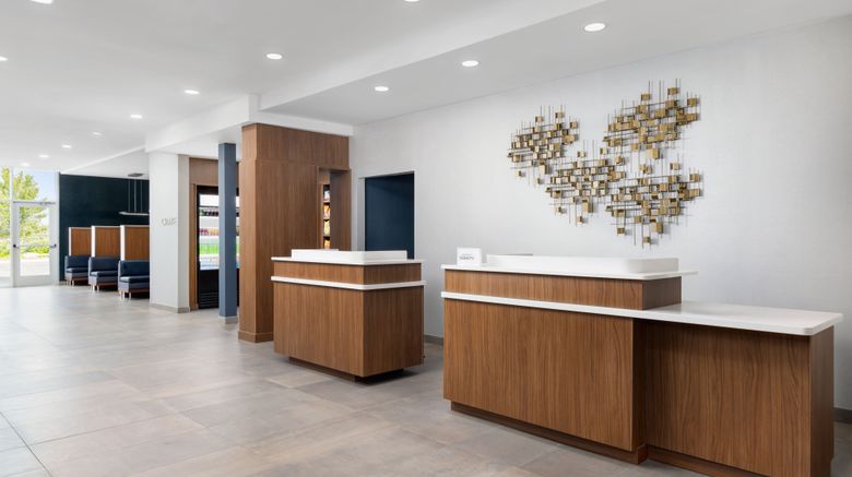 <b>Courtyard New Castle Lobby</b>. Images powered by <a href="https://www.leonardoworldwide.com/" title="Leonardo Worldwide" target="_blank">Leonardo</a>.