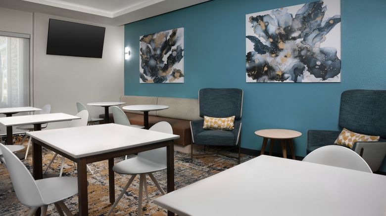 <b>TownePlace Suites by Marriott - De Soto Lobby</b>. Images powered by <a href="https://www.leonardoworldwide.com/" title="Leonardo Worldwide" target="_blank">Leonardo</a>.