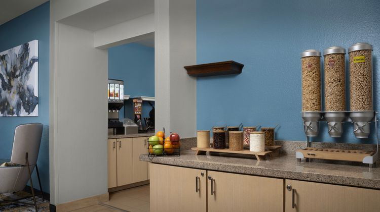 TownePlace Suites by Marriott - De Soto Restaurant