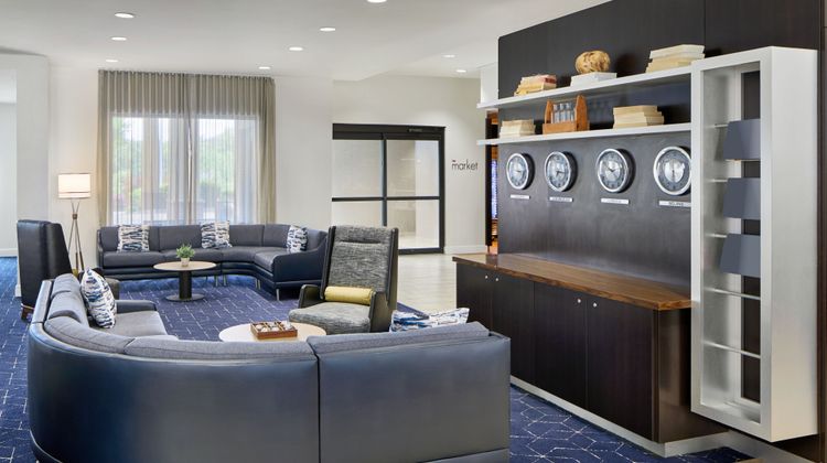 Courtyard Atlanta NE/Duluth Sugarloaf Lobby