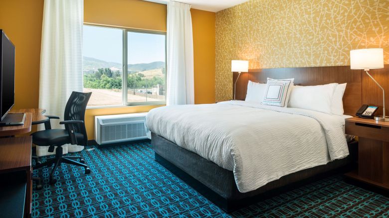 <b>Fairfield Inn & Suites San Diego North Room</b>. Images powered by <a href="https://www.leonardoworldwide.com/" title="Leonardo Worldwide" target="_blank">Leonardo</a>.