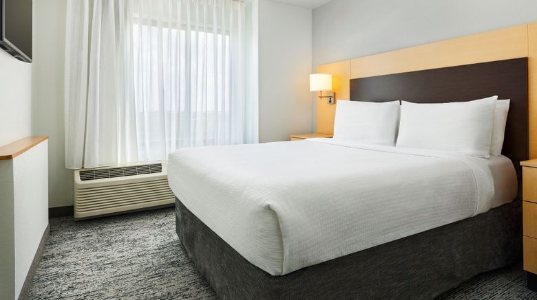 <b>Towneplace Suites Garden City Room</b>. Images powered by <a href="https://www.leonardoworldwide.com/" title="Leonardo Worldwide" target="_blank">Leonardo</a>.