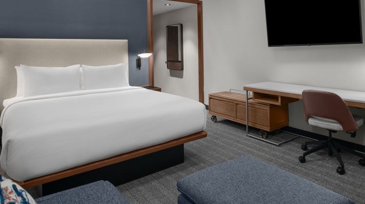 Courtyard Modesto North Room