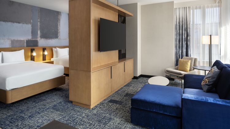 Courtyard Los Angeles L.A. LIVE Suite