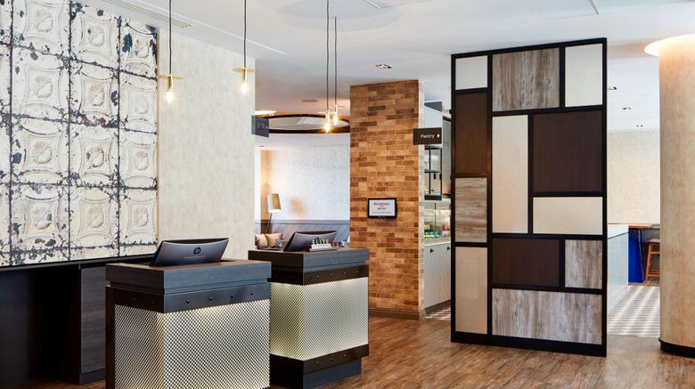 <b>Residence Inn London Bridge Lobby</b>. Images powered by <a href="https://www.leonardoworldwide.com/" title="Leonardo Worldwide" target="_blank">Leonardo</a>.