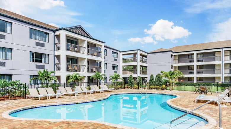 <b>Courtyard Orlando Lake Buena Vista Pool</b>. Images powered by <a href="https://www.leonardoworldwide.com/" title="Leonardo Worldwide" target="_blank">Leonardo</a>.