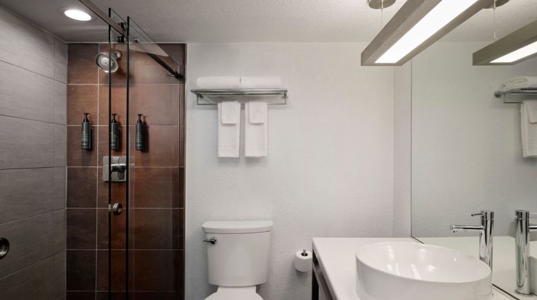 <b>Aloft Miami Dadeland Room</b>. Images powered by <a href="https://www.leonardoworldwide.com/" title="Leonardo Worldwide" target="_blank">Leonardo</a>.