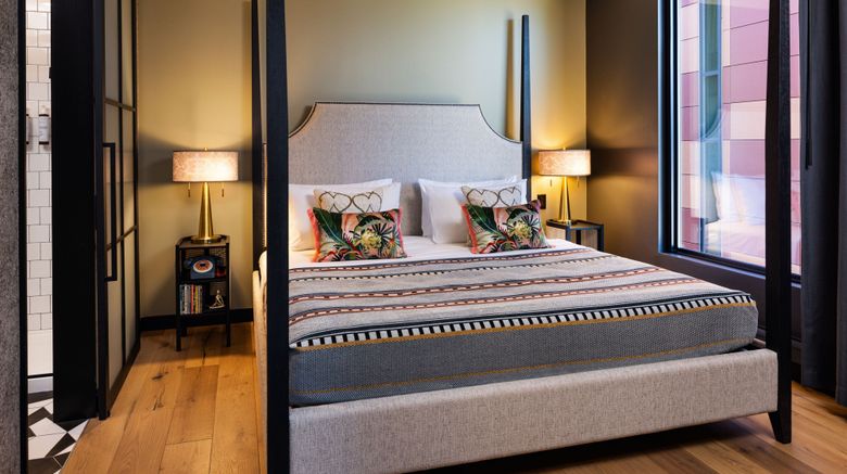 <b>Moxy Madison Downtown Suite</b>. Images powered by <a href="https://www.leonardoworldwide.com/" title="Leonardo Worldwide" target="_blank">Leonardo</a>.