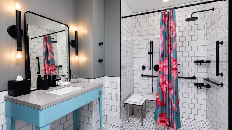<b>Moxy Madison Downtown Room</b>. Images powered by <a href="https://www.leonardoworldwide.com/" title="Leonardo Worldwide" target="_blank">Leonardo</a>.