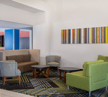 Holiday Inn Express Hotel & Suites Exterior