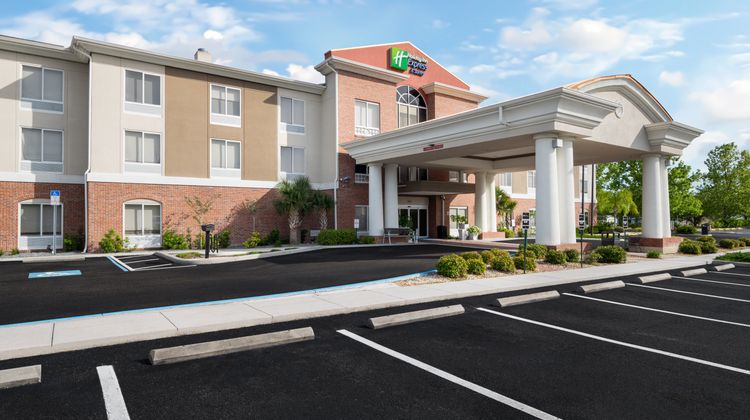 Holiday Inn Express Hotel & Suites Exterior
