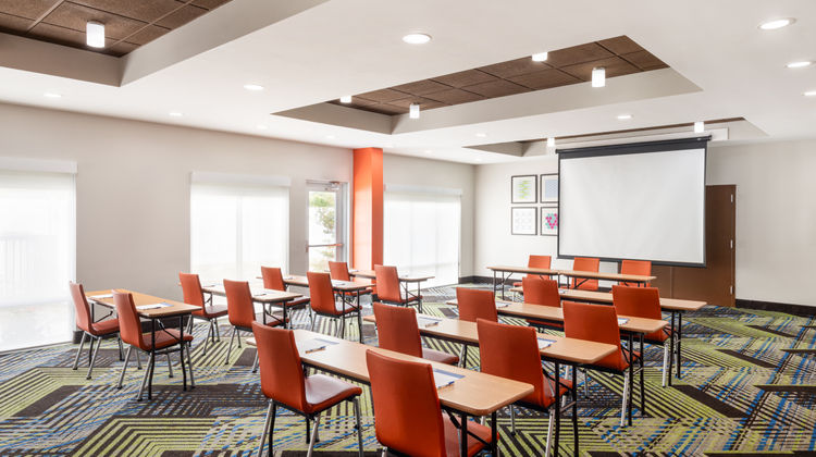 Holiday Inn Express Hotel & Suites Meeting