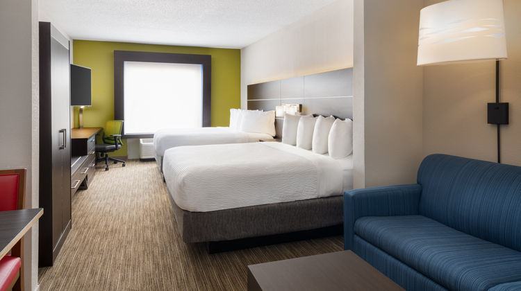 Holiday Inn Express Hotel & Suites Room