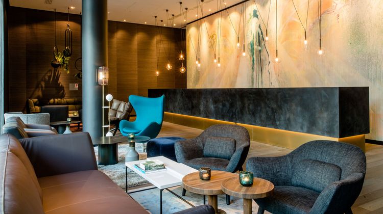 Motel One Cologne-Neumarkt Lobby