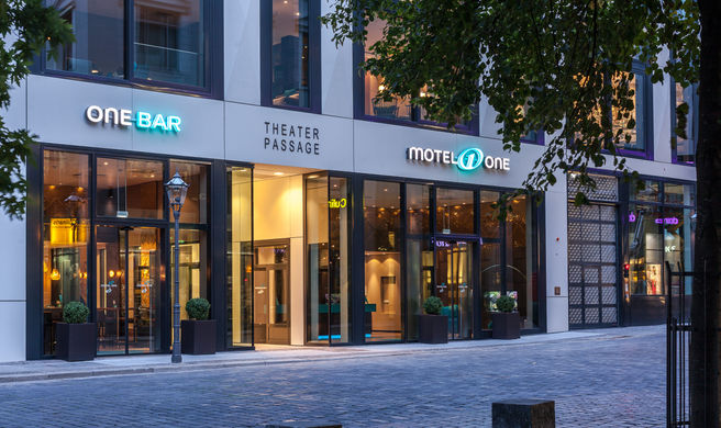 Motel One Augustusplatz Exterior