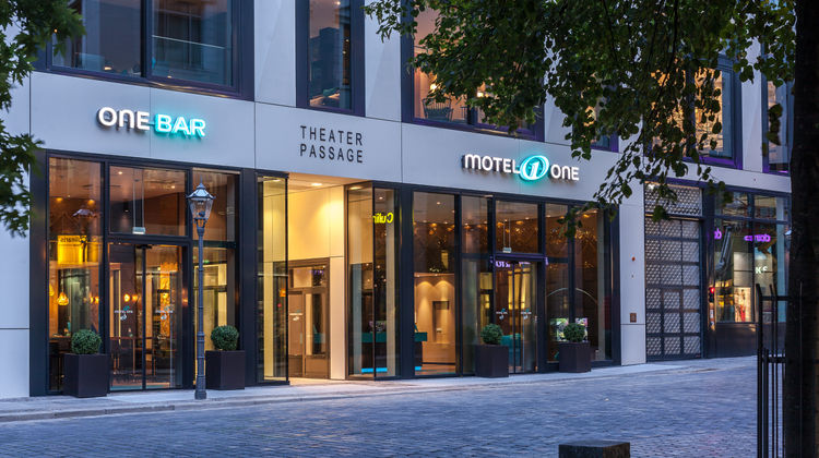 Motel One Augustusplatz Exterior