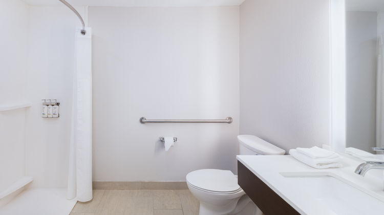 Holiday Inn Express Hotel & Suites Room