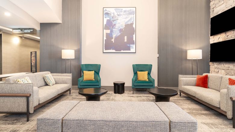<b>Sandman Signature Hotel Toronto Airport Lobby</b>. Images powered by <a href="https://www.leonardoworldwide.com/" title="Leonardo Worldwide" target="_blank">Leonardo</a>.
