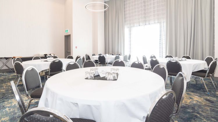 Sandman Signature Hotel Toronto Airport Meeting