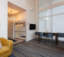 Holiday Inn Express New Rochelle Exterior