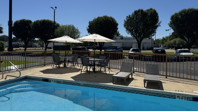 Red Roof Inn Moss Point Pool