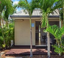 Fraser Lodge Resort and Holiday Park Exterior