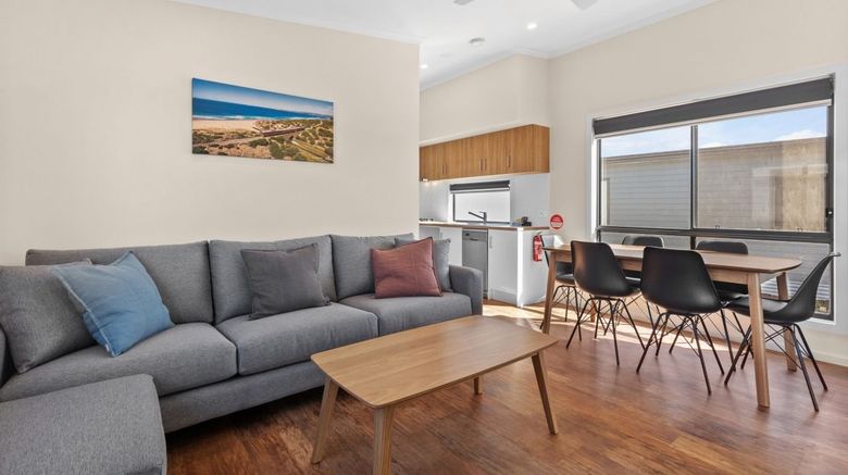 <b>Discovery Parks Goolwa Room</b>. Images powered by <a href="https://www.leonardoworldwide.com/" title="Leonardo Worldwide" target="_blank">Leonardo</a>.