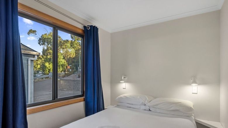 <b>Discovery Parks Hobart Room</b>. Images powered by <a href="https://www.leonardoworldwide.com/" title="Leonardo Worldwide" target="_blank">Leonardo</a>.