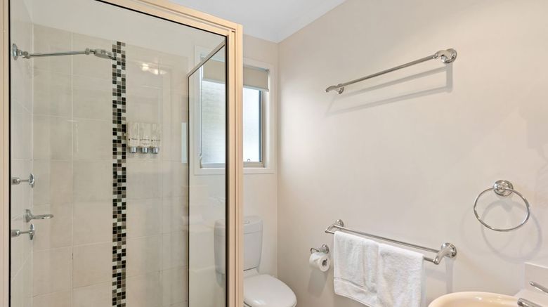 <b>Discovery Parks Jindabyne Room</b>. Images powered by <a href="https://www.leonardoworldwide.com/" title="Leonardo Worldwide" target="_blank">Leonardo</a>.