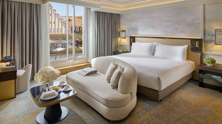 <b>Mandarin Oriental Savoy, Zurich Room</b>. Images powered by <a href="https://www.leonardoworldwide.com/" title="Leonardo Worldwide" target="_blank">Leonardo</a>.
