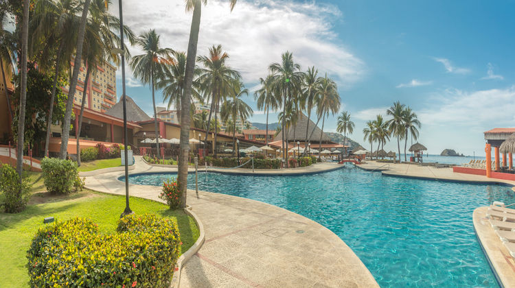 Holiday Inn Resort Ixtapa Pool