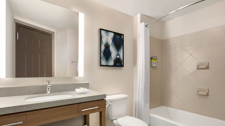 Candlewood Suites Deer Park Room
