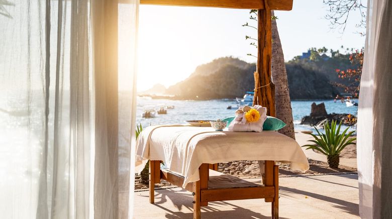 <b>El Careyes - Club & Residences Spa</b>. Images powered by <a href="https://www.leonardoworldwide.com/" title="Leonardo Worldwide" target="_blank">Leonardo</a>.