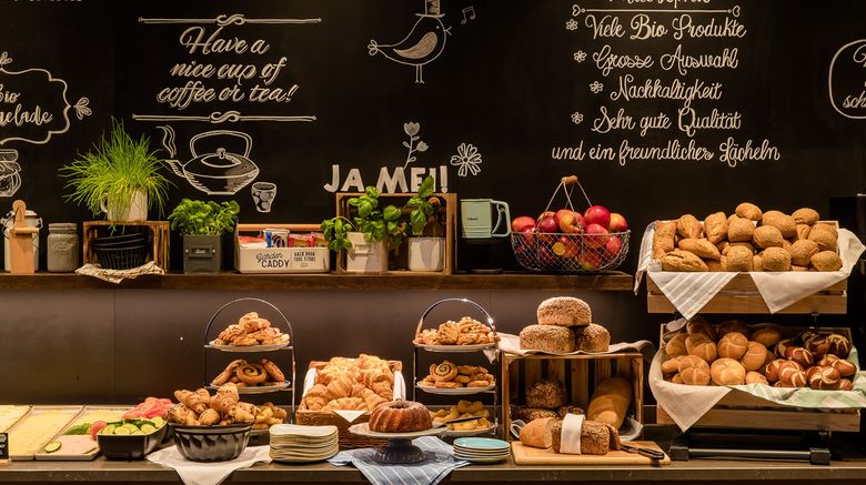 <b>Motel One Muenchen-Sendlinger Tor Restaurant</b>. Images powered by <a href="https://www.leonardoworldwide.com/" title="Leonardo Worldwide" target="_blank">Leonardo</a>.