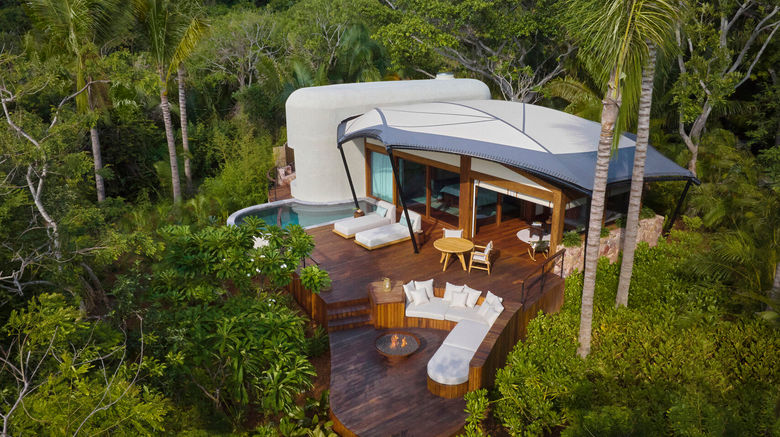 <b>Naviva, A Four Seasons Resort Room</b>. Images powered by <a href="https://www.leonardoworldwide.com/" title="Leonardo Worldwide" target="_blank">Leonardo</a>.