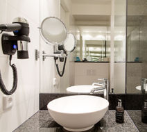 Motel One Munich-Olympia Gate Room