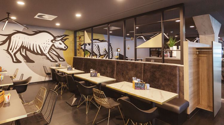 Holiday Inn the niu Coin Restaurant