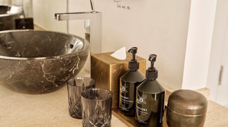 <b>The Nikolai Hotel Hamburg-Leonardo Ltd Room</b>. Images powered by <a href="https://www.leonardoworldwide.com/" title="Leonardo Worldwide" target="_blank">Leonardo</a>.