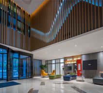 Holiday Inn Express Zhengzhou Zhengdong Exterior