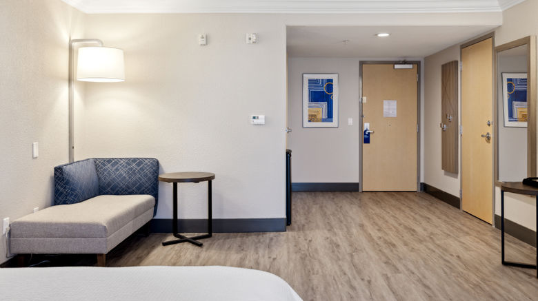 <b>Holiday Inn Express Hotel & Suites Room</b>. Images powered by <a href="https://www.leonardoworldwide.com/" title="Leonardo Worldwide" target="_blank">Leonardo</a>.