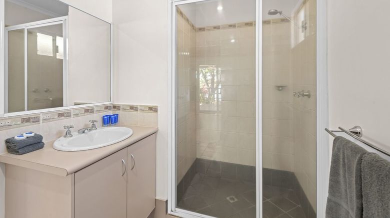 <b>Discovery Parks Lake Kununurra Room</b>. Images powered by <a href="https://www.leonardoworldwide.com/" title="Leonardo Worldwide" target="_blank">Leonardo</a>.