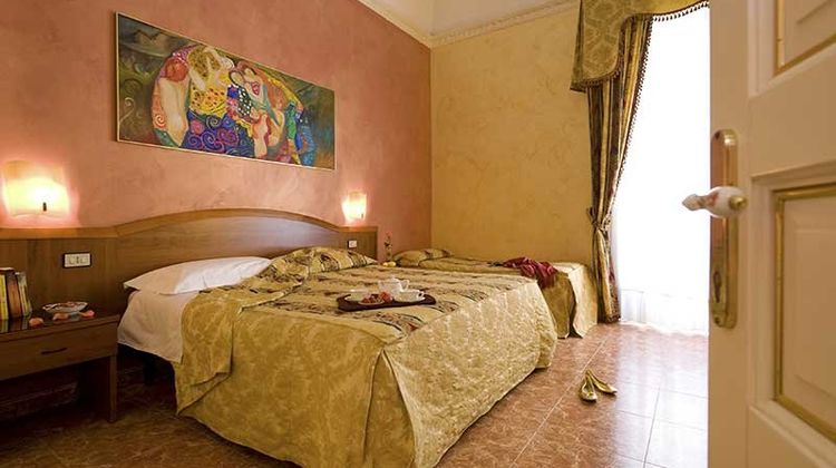 Hotel Joli Room