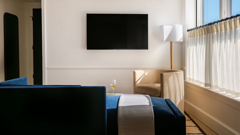 <b>Longfellow Hotel Suite</b>. Images powered by <a href="https://www.leonardoworldwide.com/" title="Leonardo Worldwide" target="_blank">Leonardo</a>.
