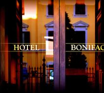 Hotel Bonifacio Exterior