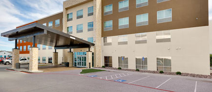 Holiday Inn Express Kermit Exterior