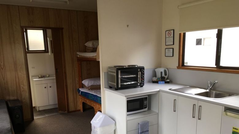 <b>Discovery Parks Mornington Room</b>. Images powered by <a href="https://www.leonardoworldwide.com/" title="Leonardo Worldwide" target="_blank">Leonardo</a>.