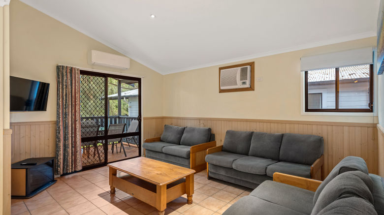 <b>Narooma Motel Room</b>. Images powered by <a href="https://www.leonardoworldwide.com/" title="Leonardo Worldwide" target="_blank">Leonardo</a>.