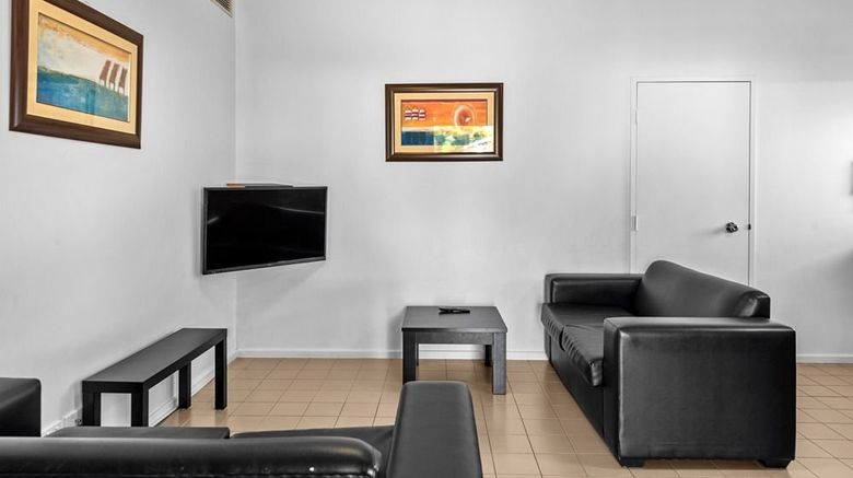<b>Discovery Parks Perth Room</b>. Images powered by <a href="https://www.leonardoworldwide.com/" title="Leonardo Worldwide" target="_blank">Leonardo</a>.